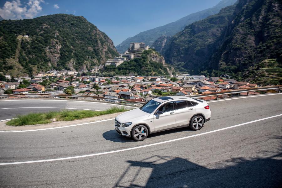  Mercedes-Benz GLC350 e 4Matic Coupe 2016 года  (фото 35 из 43)